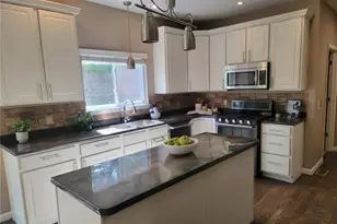59 Charbonier Bluffs Dr, Florissant, MO 63031 - Photo 15