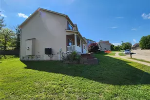 59 Charbonier Bluffs Dr, Florissant, MO 63031 - Photo 3
