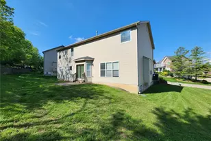 59 Charbonier Bluffs Dr, Florissant, MO 63031 - Photo 3