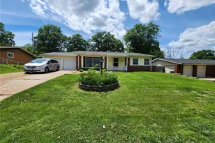 2917 Hubert Dr, Saint Louis, MO 63125 - Photo 1