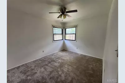 2917 Hubert Drive, Saint Louis, MO 63125 - Photo 9