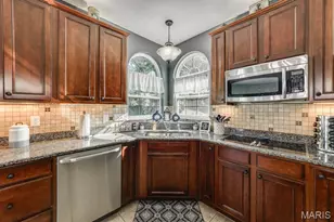 10 Deergrass Ct, Oakville, MO 63129 - Photo 21