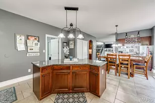 10 Deergrass Ct, Oakville, MO 63129 - Photo 19