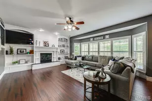 10 Deergrass Ct, Oakville, MO 63129 - Photo 9