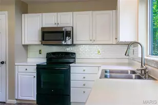 16211 Port of Nantucket Dr, Wildwood, MO 63040 - Photo 9