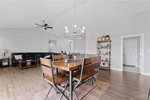 1427 Riverdale Manor, O'Fallon, MO 63366 - Photo 7