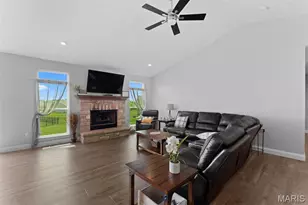 1427 Riverdale Manor, O'Fallon, MO 63366 - Photo 3