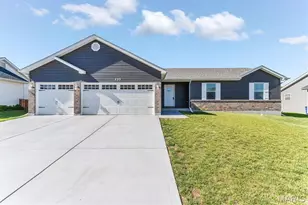 133 Wakefield Dr, Wright City, MO 63390 - Photo 1