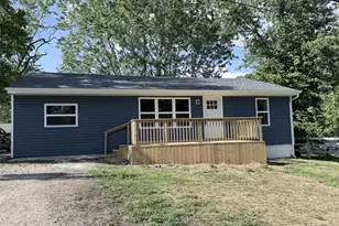 575 Walnut St, Bourbon, MO 65441 - Photo 1