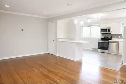 9515 Huron Drive, Saint Louis, MO 63132 - Photo 7