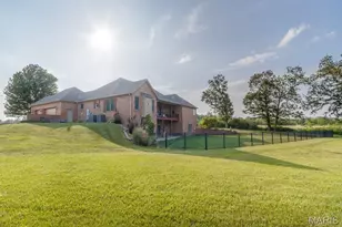 929 Castle Rock Ave Ave, Lebanon, MO 65536 - Photo 5