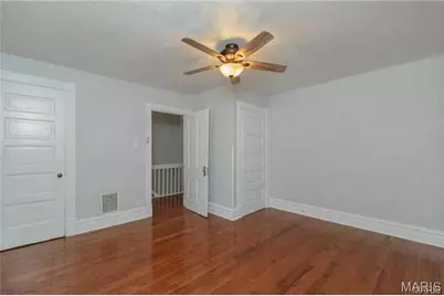 3671 Russell Boulevard, Saint Louis, MO 63110 - Photo 25