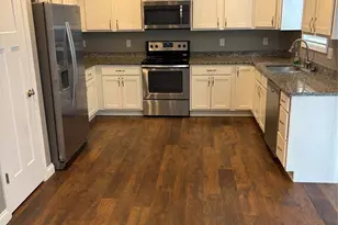 483 Honeysuckle Creek Dr Dr, Wentzville, MO 63385 - Photo 3