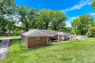 9071 Monmouth Dr, Richmond Heights, MO 63117 - Photo 13