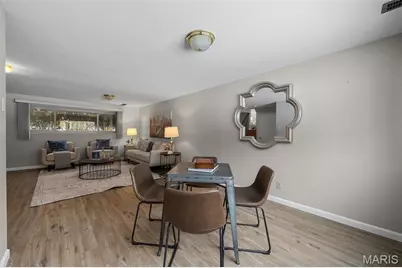 11008 Baywood Terrace, Saint Louis, MO 63126 - Photo 7
