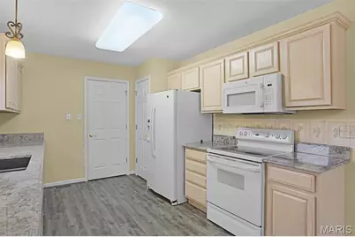 10276 Highbury Lane, Saint Louis, MO 63123 - Photo 11