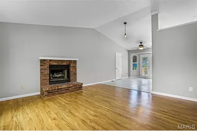 5744 Walnut Creek Boulevard, Saint Charles, MO 63304 - Photo 5
