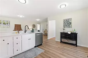 2723 Buckingham Dr, Florissant, MO 63033 - Photo 9