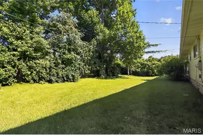 9503 Yorktown Drive, Saint Louis, MO 63137 - Photo 3