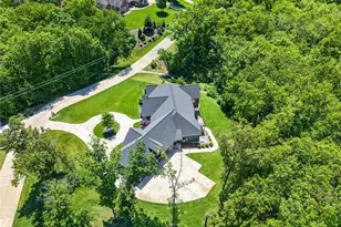 1075 Stonebrooke Ln, Wentzville, MO 63385 - Photo 3