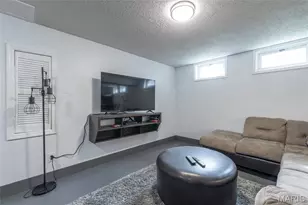 4367 Meadowgreen Estates Dr, Saint Louis, MO 63129 - Photo 25