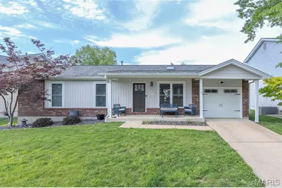 4367 Meadowgreen Estates Dr, Saint Louis, MO 63129 - Photo 1