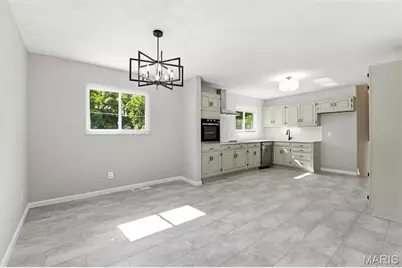 12302 Promenade Lane, Saint Louis, MO 63146 - Photo 5