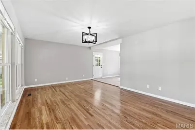 12302 Promenade Lane, Saint Louis, MO 63146 - Photo 3