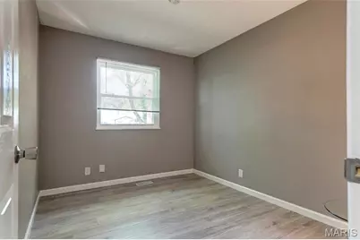 458 Queen Ann Drive, Hazelwood, MO 63042 - Photo 17