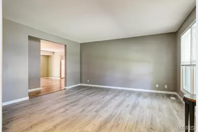 458 Queen Ann Drive, Hazelwood, MO 63042 - Photo 5
