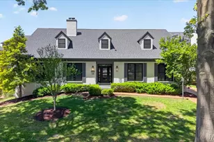 125 Crandon Dr, Saint Louis, MO 63105 - Photo 1