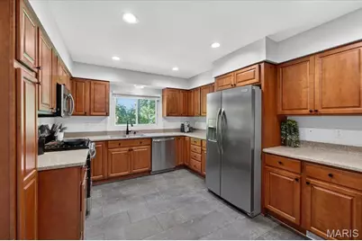 720 Fernview Drive, Creve Coeur, MO 63141 - Photo 9