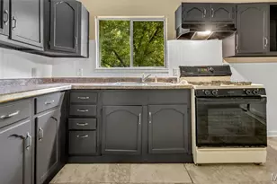 10062 Bon Oak Dr, Saint Louis, MO 63136 - Photo 9
