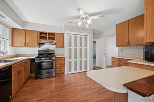 12208 Courtwick Dr, Sappington, MO 63128 - Photo 5