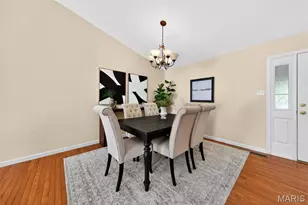385 Birchwood Crossing Ln, Maryland Heights, MO 63043 - Photo 9