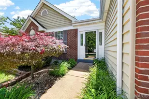 385 Birchwood Crossing Ln, Maryland Heights, MO 63043 - Photo 5