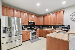 1017 Harmony Lake Pkwy, Cottleville, MO 63376 - Photo 9