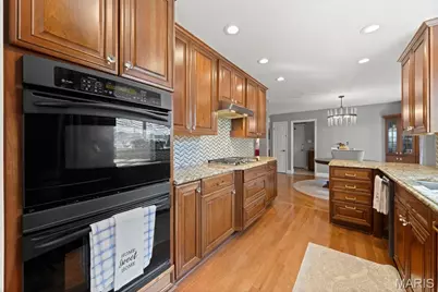 2073 Meadowbrook Way Drive, Chesterfield, MO 63017 - Photo 9