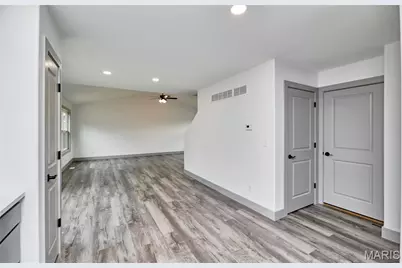 28726 Woodland Heights Drive, Warrenton, MO 63383 - Photo 17