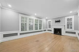7539 Oxford Dr, Saint Louis, MO 63105 - Photo 3