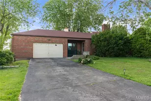 701 Garlyn Ct, Saint Louis, MO 63123 - Photo 3