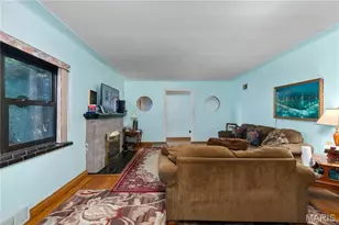 701 Garlyn Ct, Saint Louis, MO 63123 - Photo 5