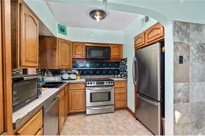 701 Garlyn Court, Saint Louis, MO 63123 - Photo 13