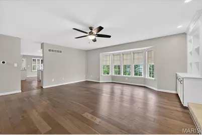 12112 Fahrpark Lane, Saint Louis, MO 63146 - Photo 7