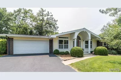 111 La Gorce Drive, Chesterfield, MO 63017 - Photo 1