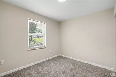 6670 Kenwood Drive, Northwoods, MO 63121 - Photo 15