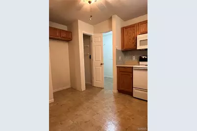 591 Creekwood Boulevard, Troy, MO 63379 - Photo 5