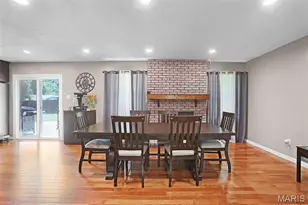 5859 Hunter Brook Ct, Oakville, MO 63129 - Photo 11