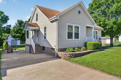 308 W W 8th Street Street, Washington, MO 63090 - Photo 1