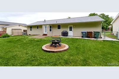 806 S Yosemite Court, Saint Peters, MO 63376 - Photo 3